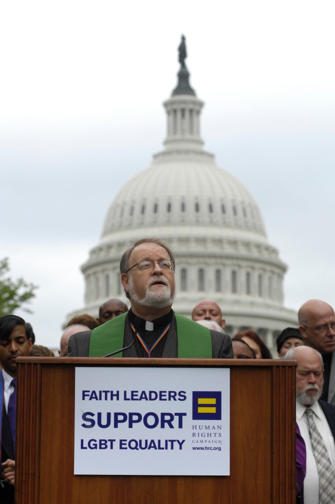 Unfinished Lives Project Director, Dr. Stephen Sprinkle, delivers the Opening Prayer at Clergy Call 2009
